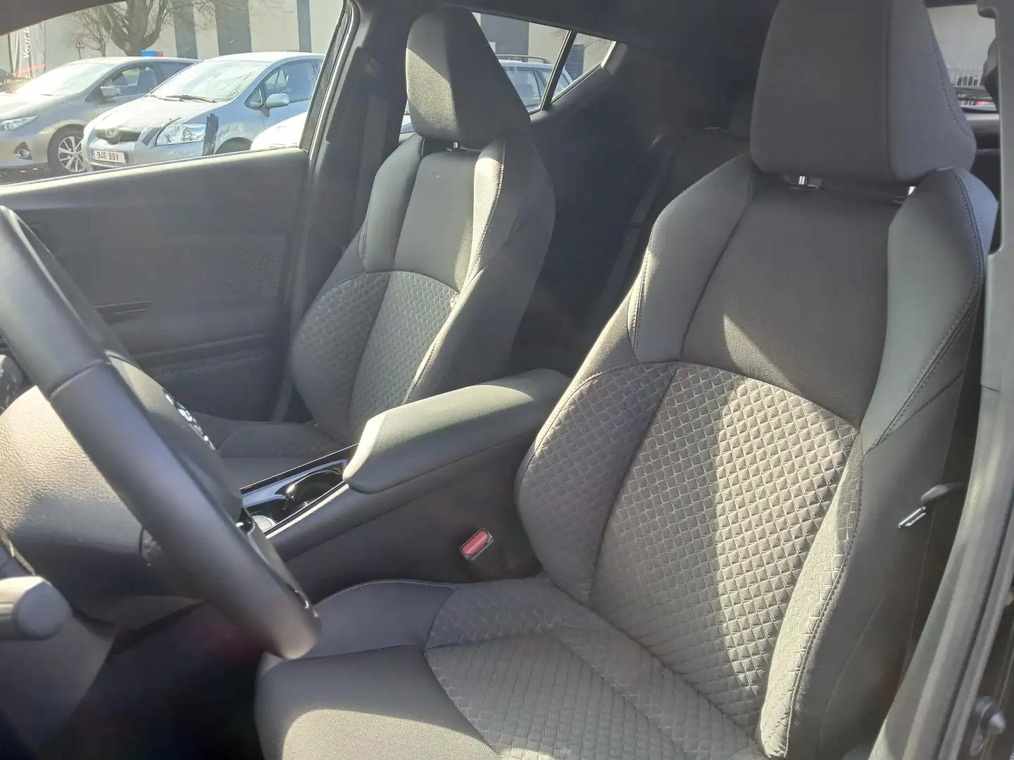 Toyota C-HR 1.8 Hybrid Dynamic E-CVT - 2