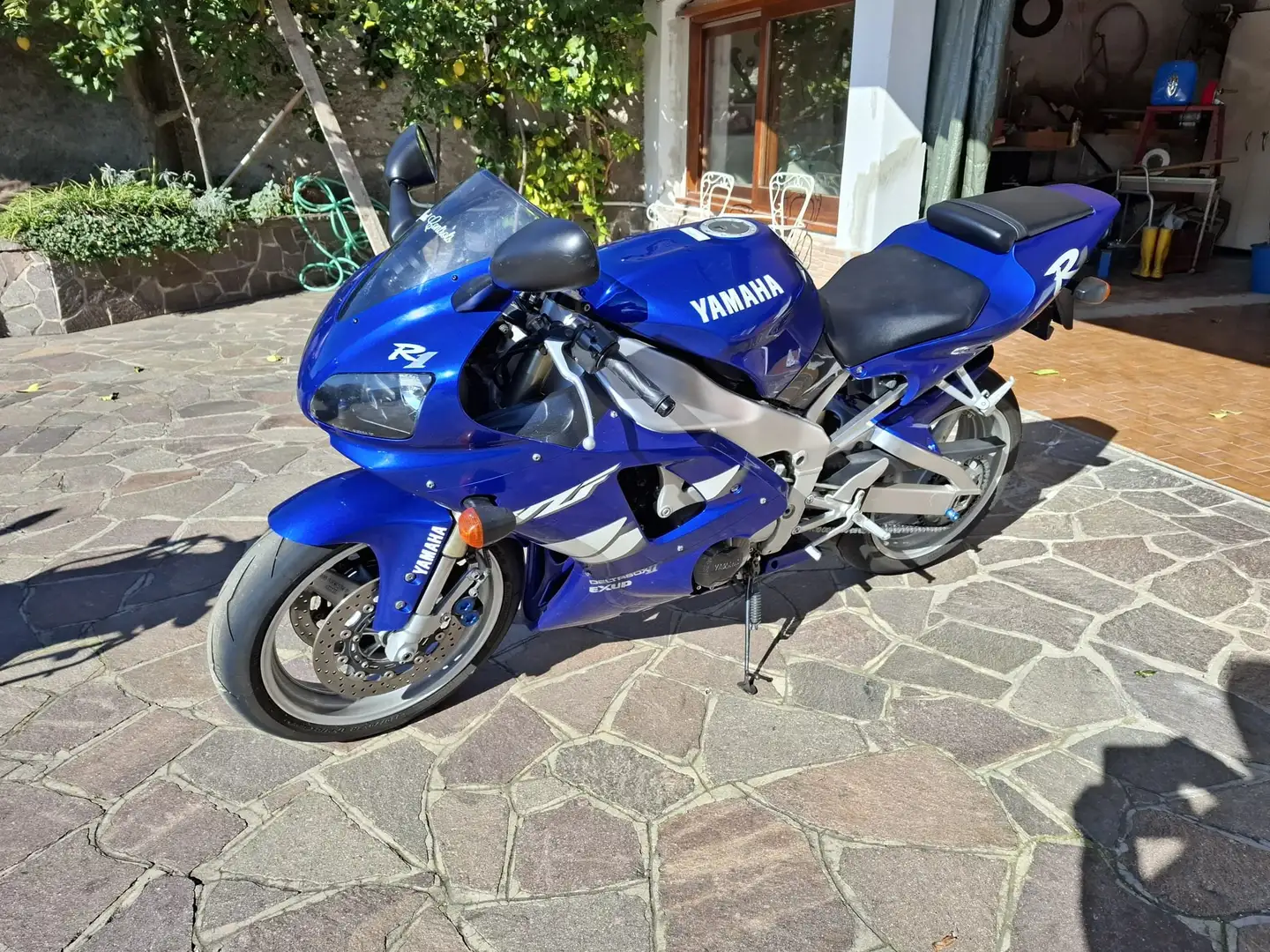 Yamaha YZF-R1 Albastru - 1