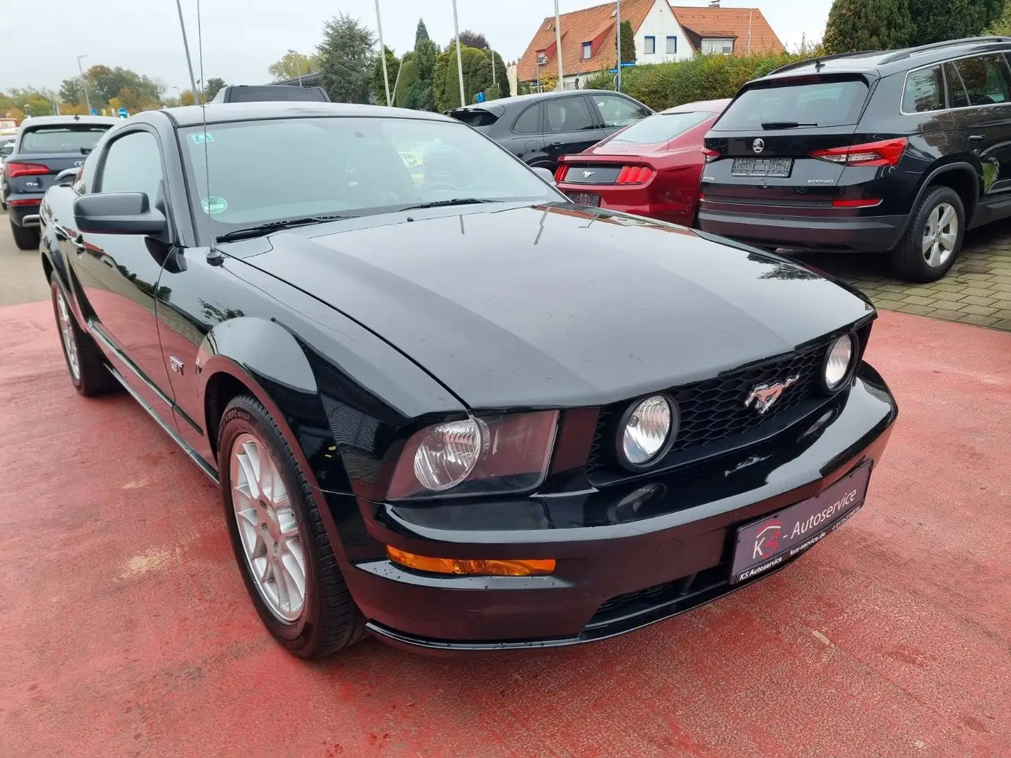 Ford Mustang 4.6l  GT Schwarz - 2