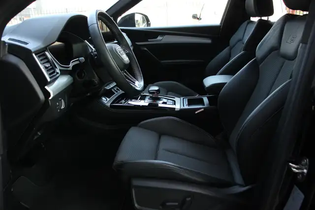 Audi Q5 view 9