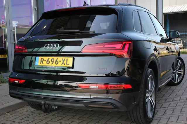 Audi Q5 view 6