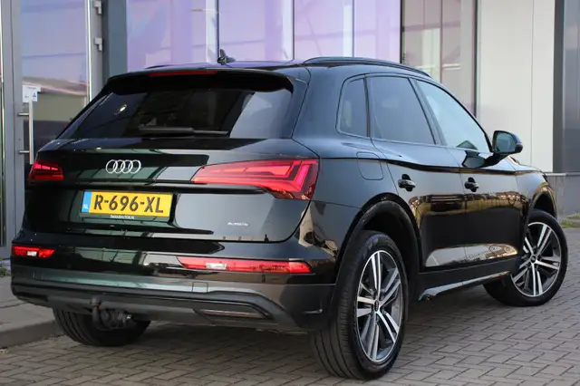 Audi Q5 view 5