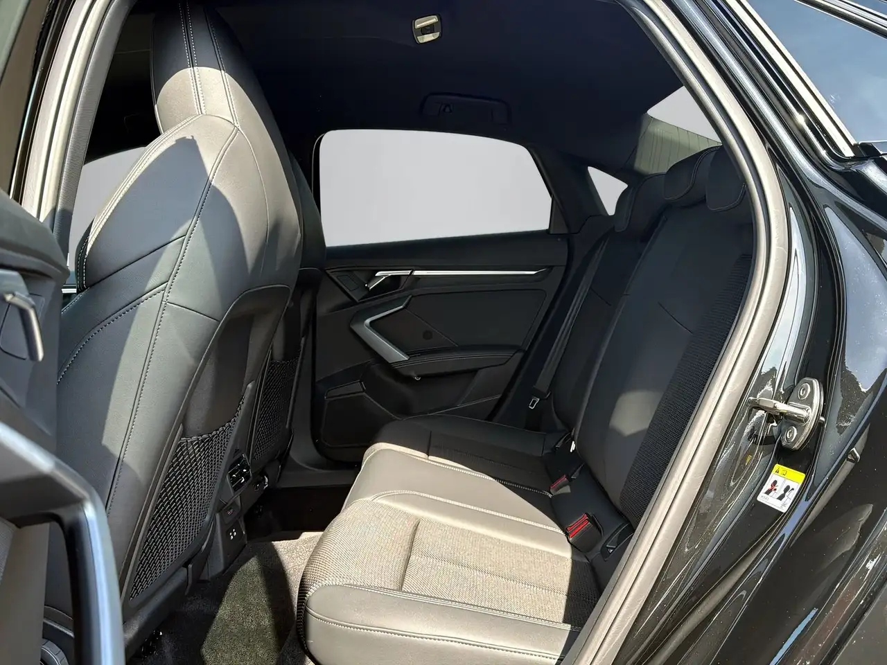 Audi A3 S line NAVI+LED+SHZ+KAMERA+BT+ 10
