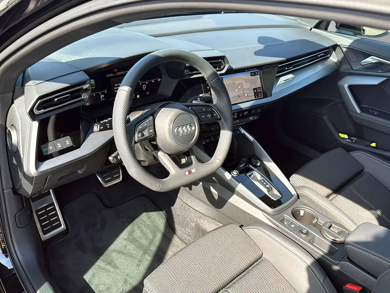 Audi A3 S line NAVI+LED+SHZ+KAMERA+BT+ 7
