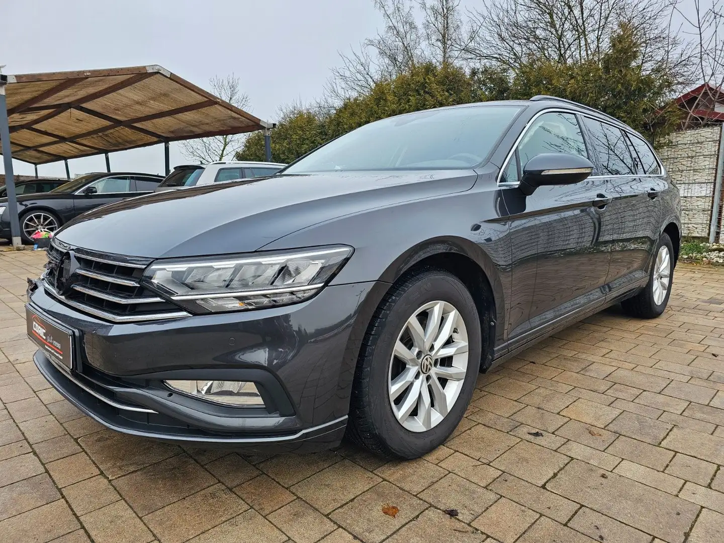 Volkswagen Passat Variant Business Grau - 2