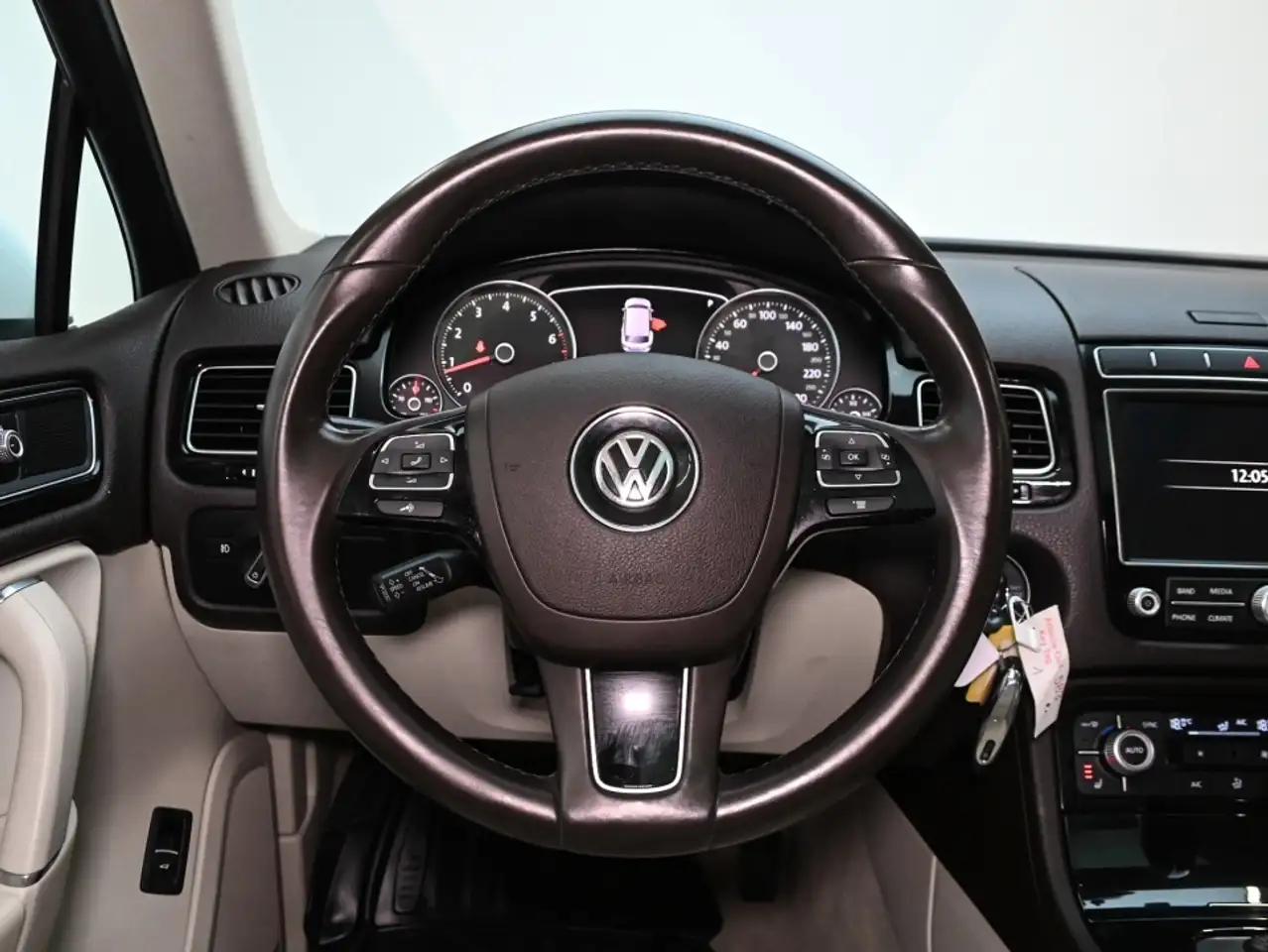 Volkswagen Touareg снимка Volkswagen Touareg