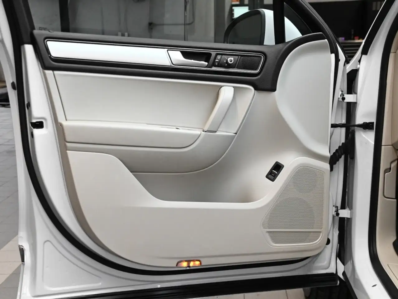 Volkswagen Touareg снимка Volkswagen Touareg