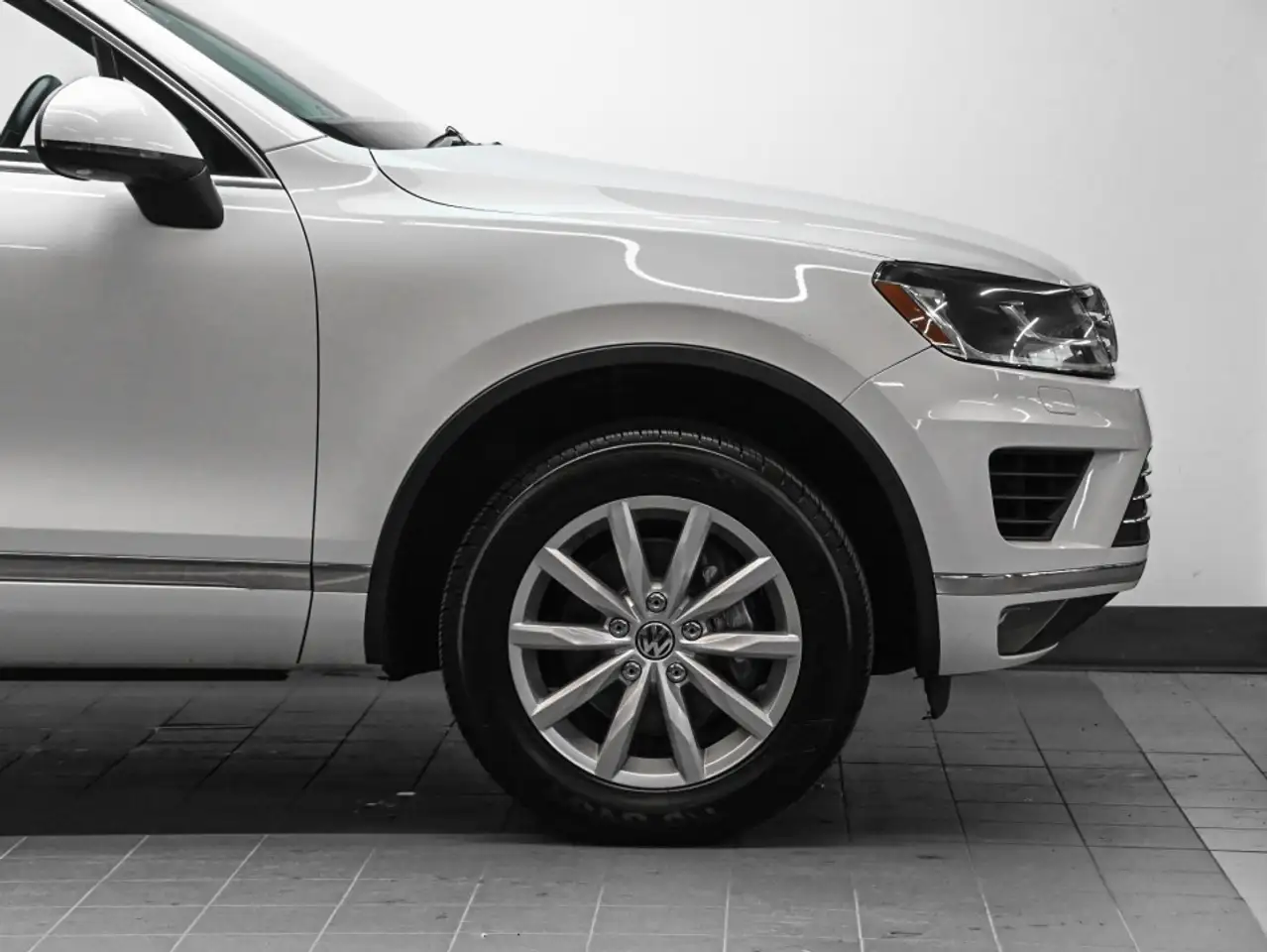 Volkswagen Touareg снимка Volkswagen Touareg