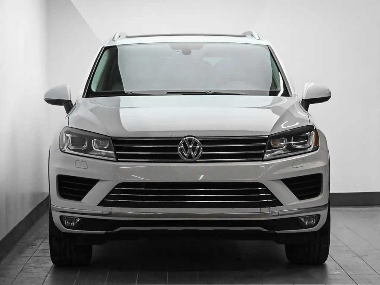 Volkswagen Touareg снимка Volkswagen Touareg