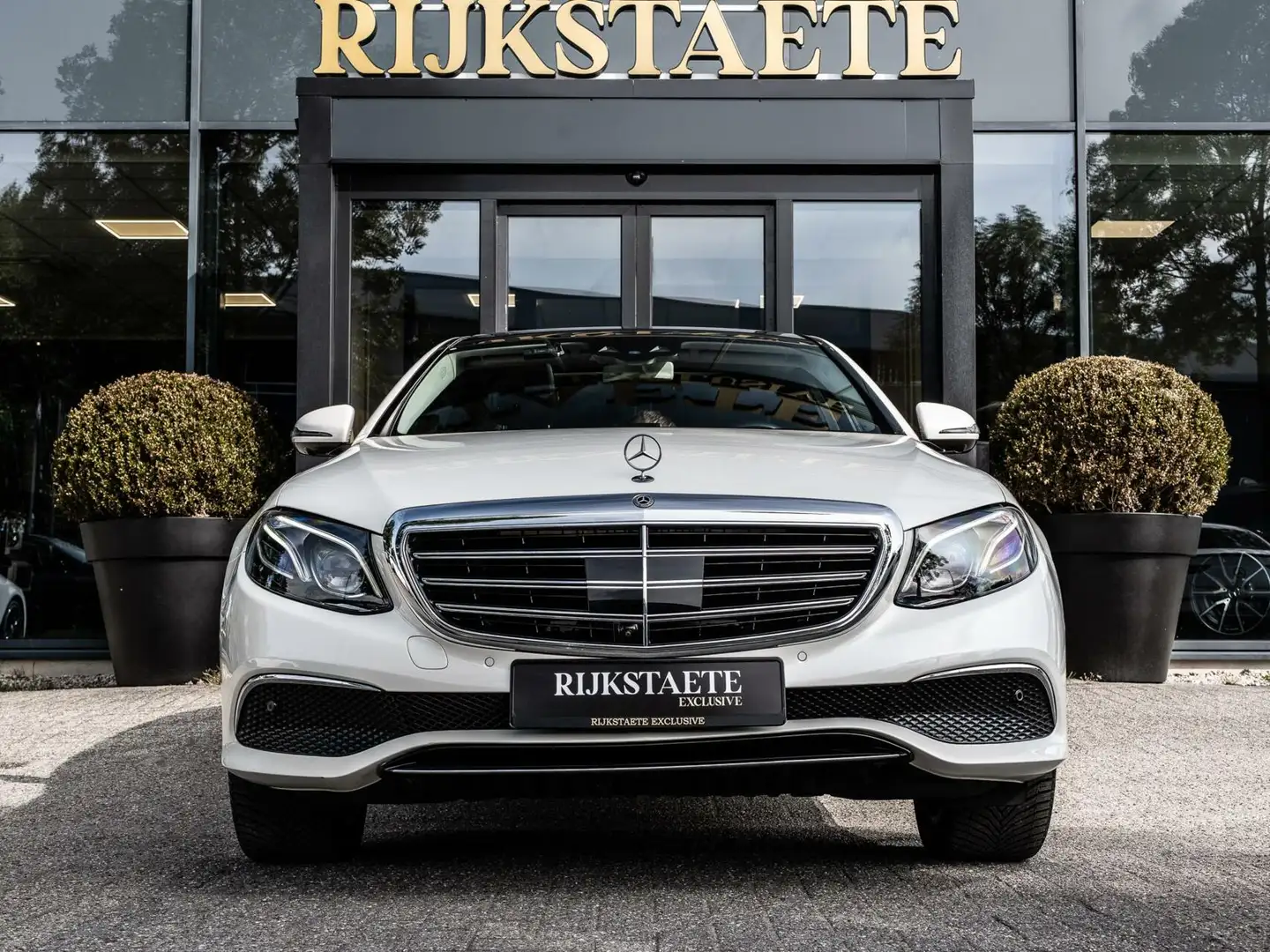 Mercedes-Benz E 400 E400 4Matic AMG|PANO|BURMESTER|ACC|360° Wit - 2