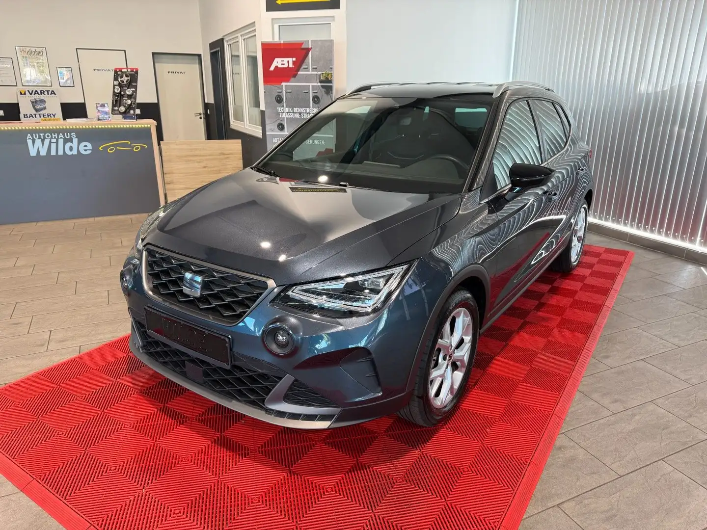 SEAT Arona 1.0 TSI 70kW FR Line  PDC LED Tempomat Grigio - 1