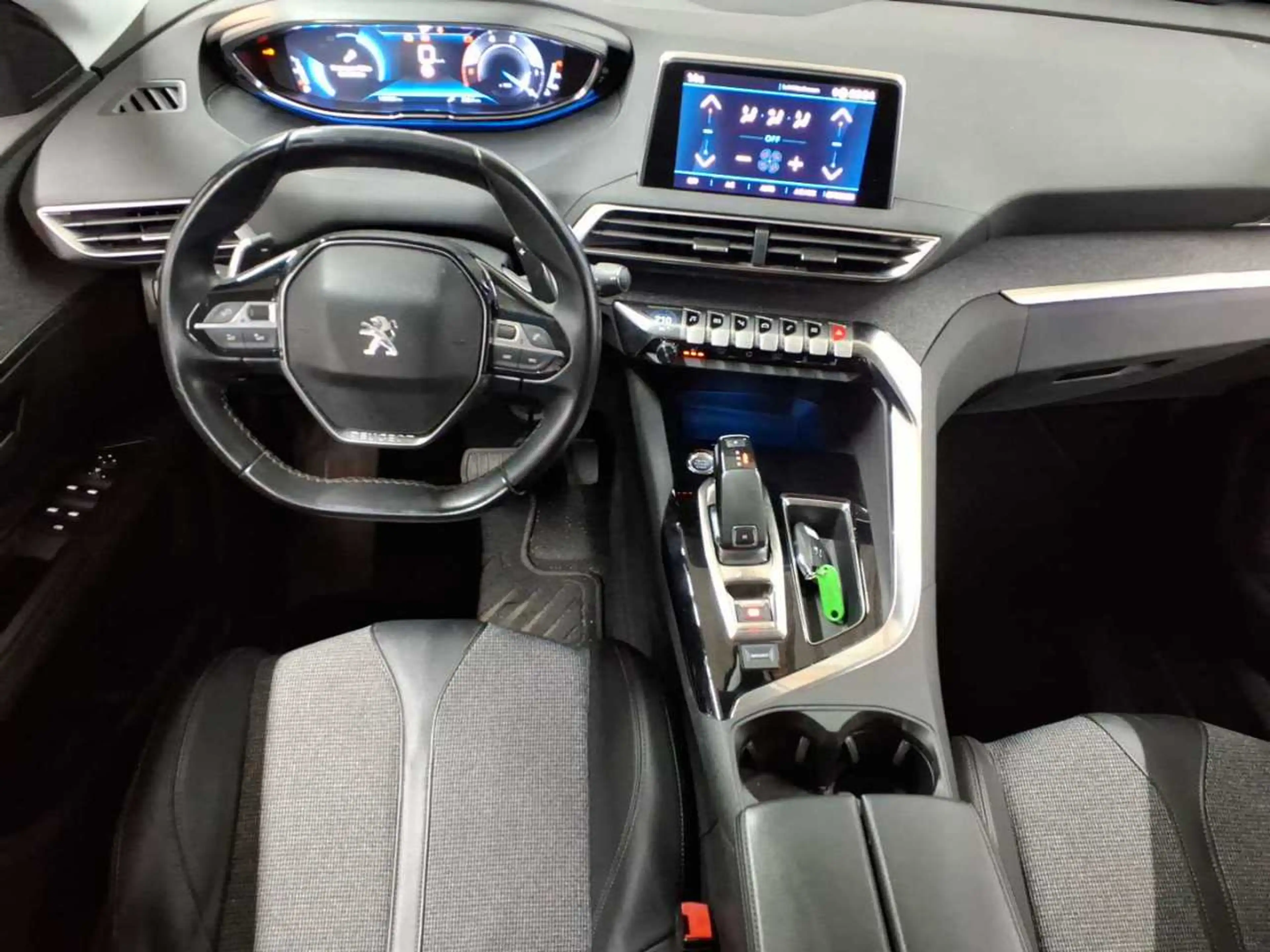 Peugeot 5008 BlueHDi 180 EAT8 Allure ACC KAM SHZ — photo 10
