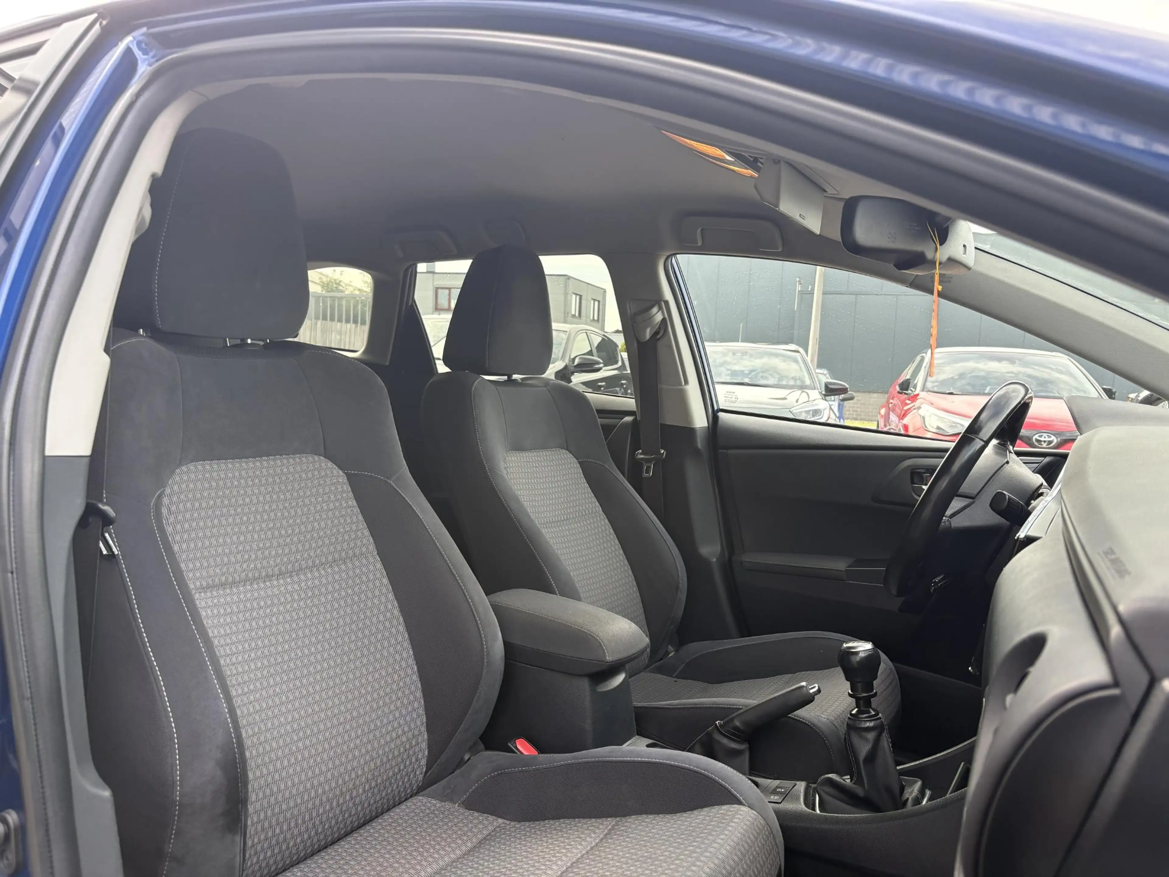 Toyota Auris Touring Sports 1.2T Dynamic — photo 8