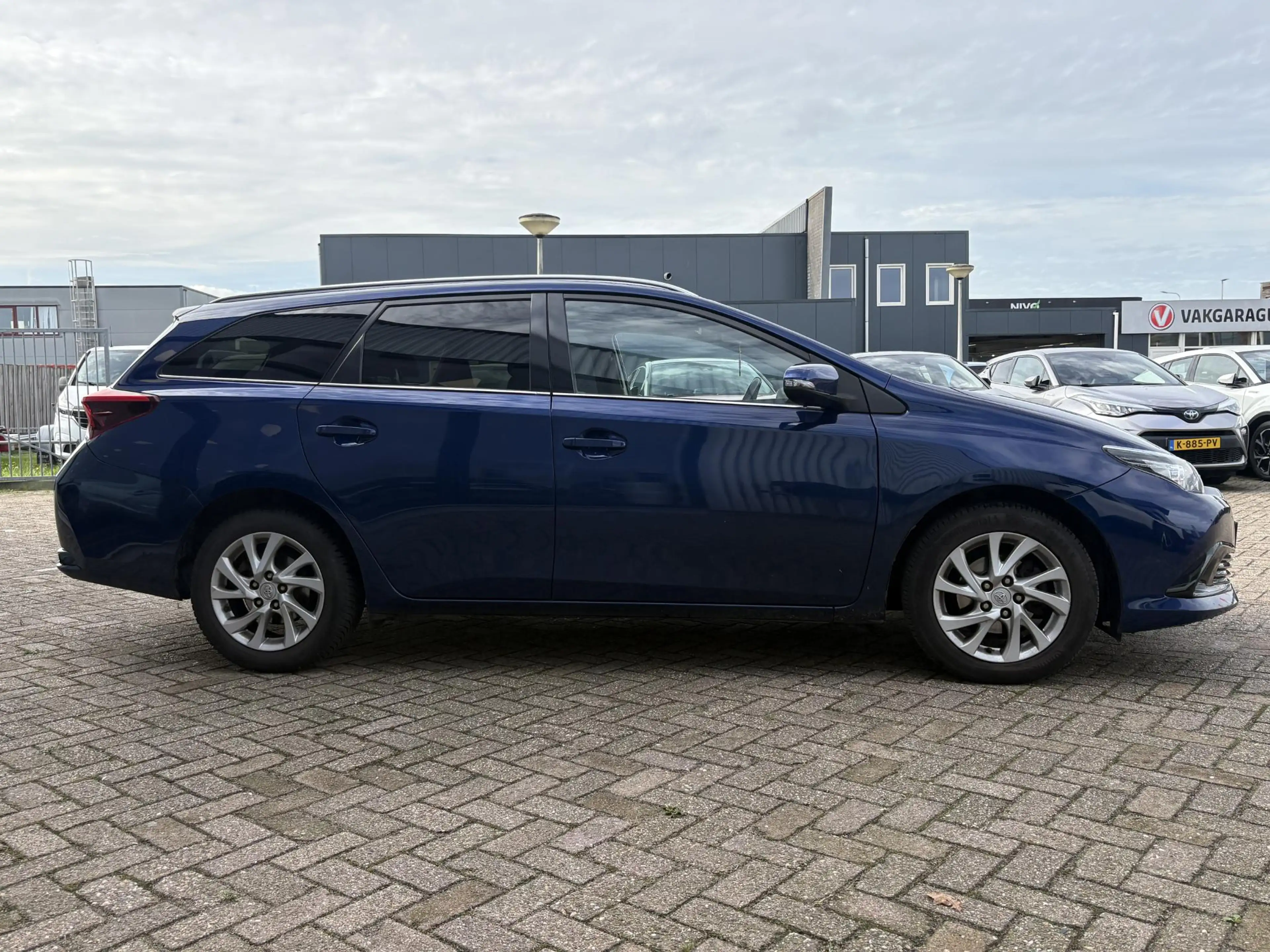 Toyota Auris Touring Sports 1.2T Dynamic — photo 5
