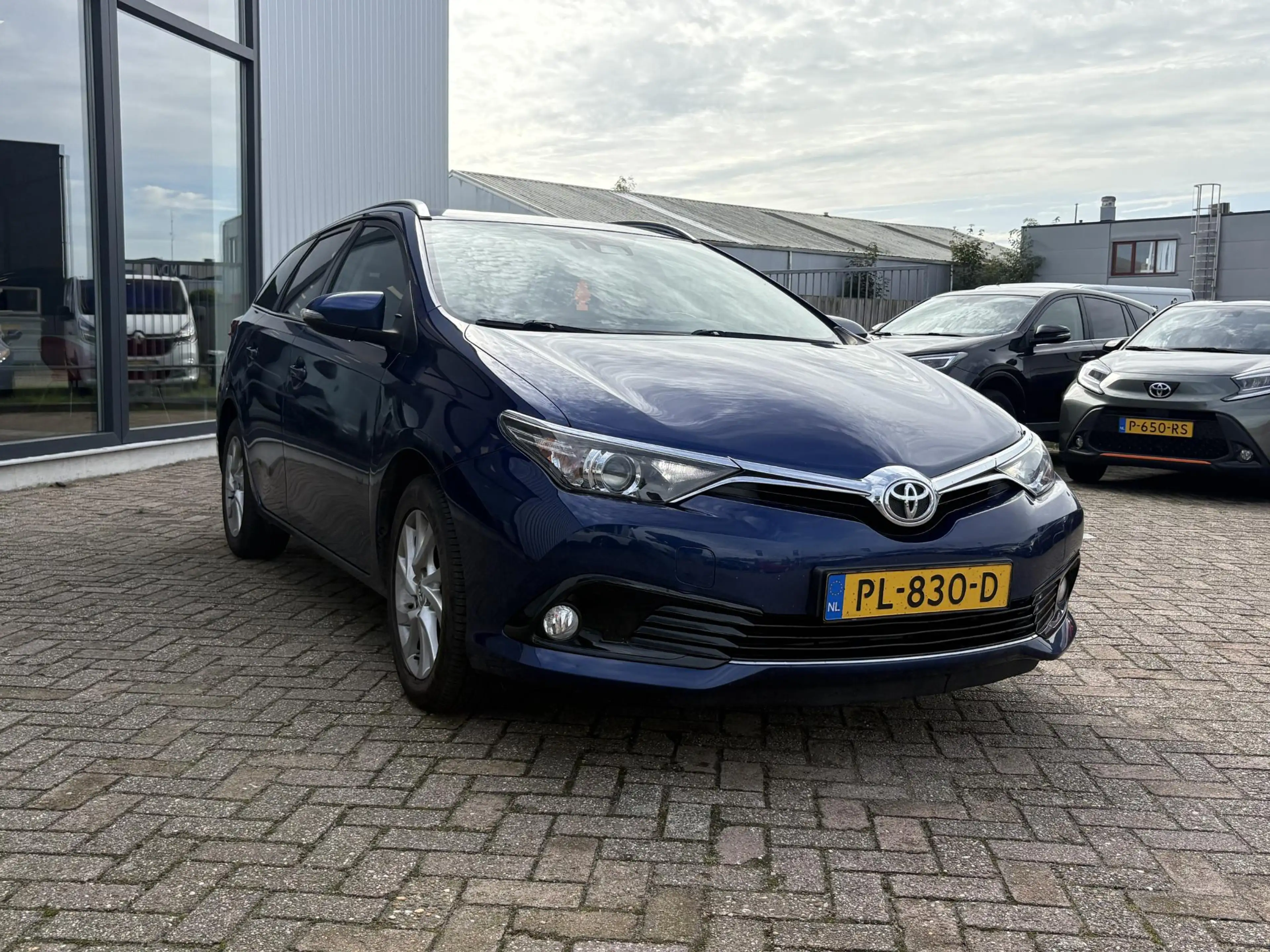 Toyota Auris Touring Sports 1.2T Dynamic — photo 6