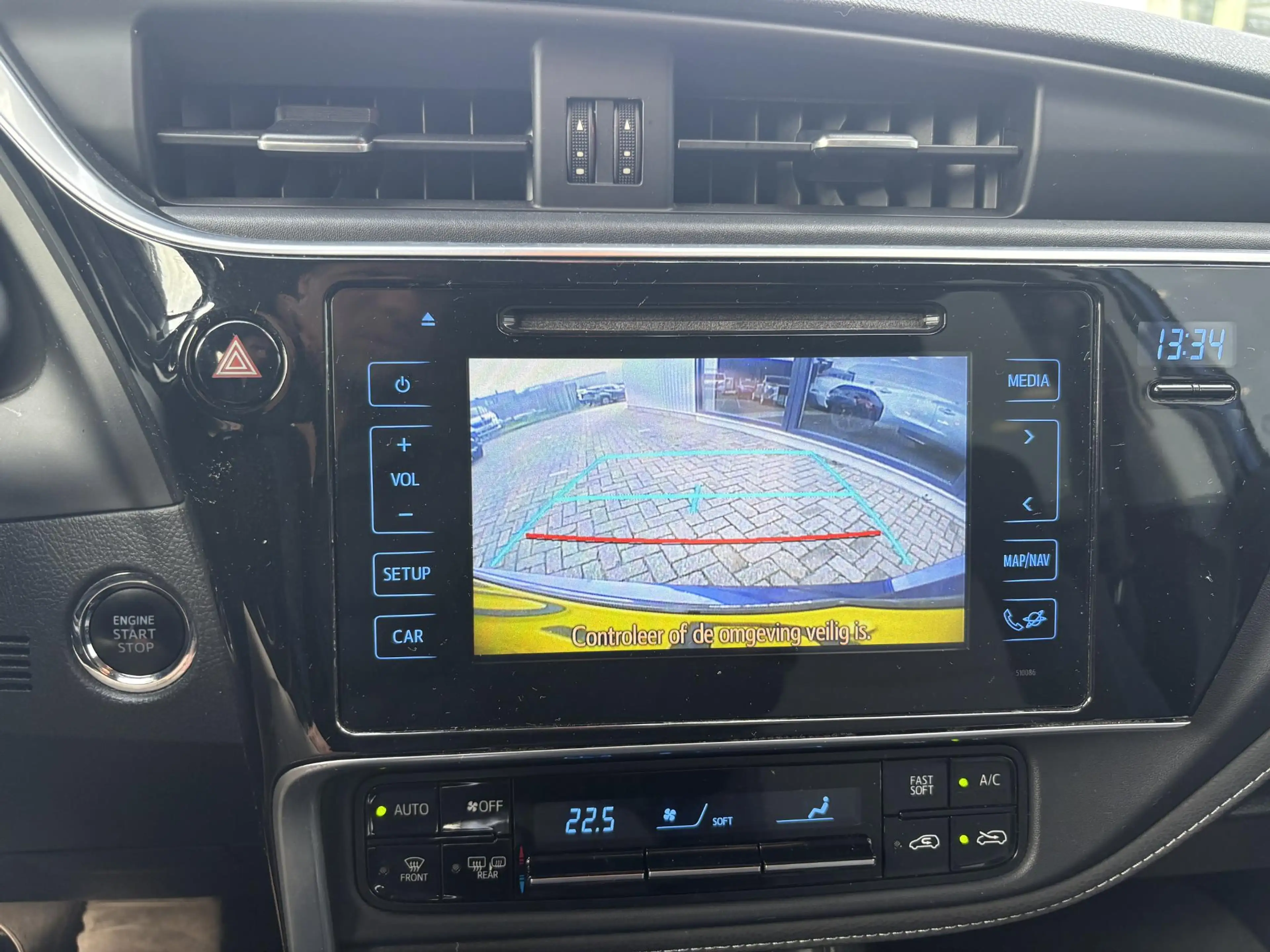 Toyota Auris Touring Sports 1.2T Dynamic — photo 15
