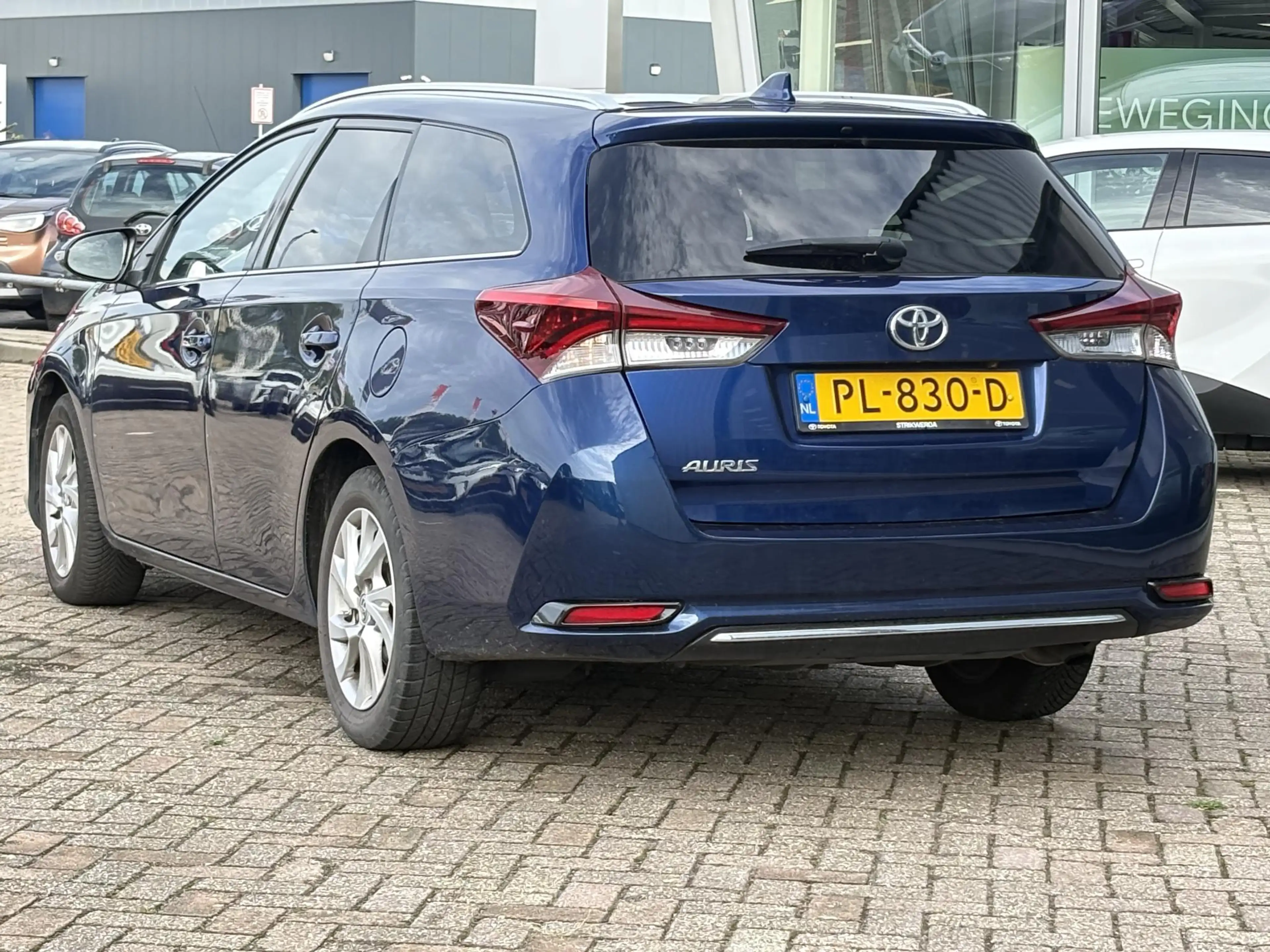 Toyota Auris Touring Sports 1.2T Dynamic — photo 4