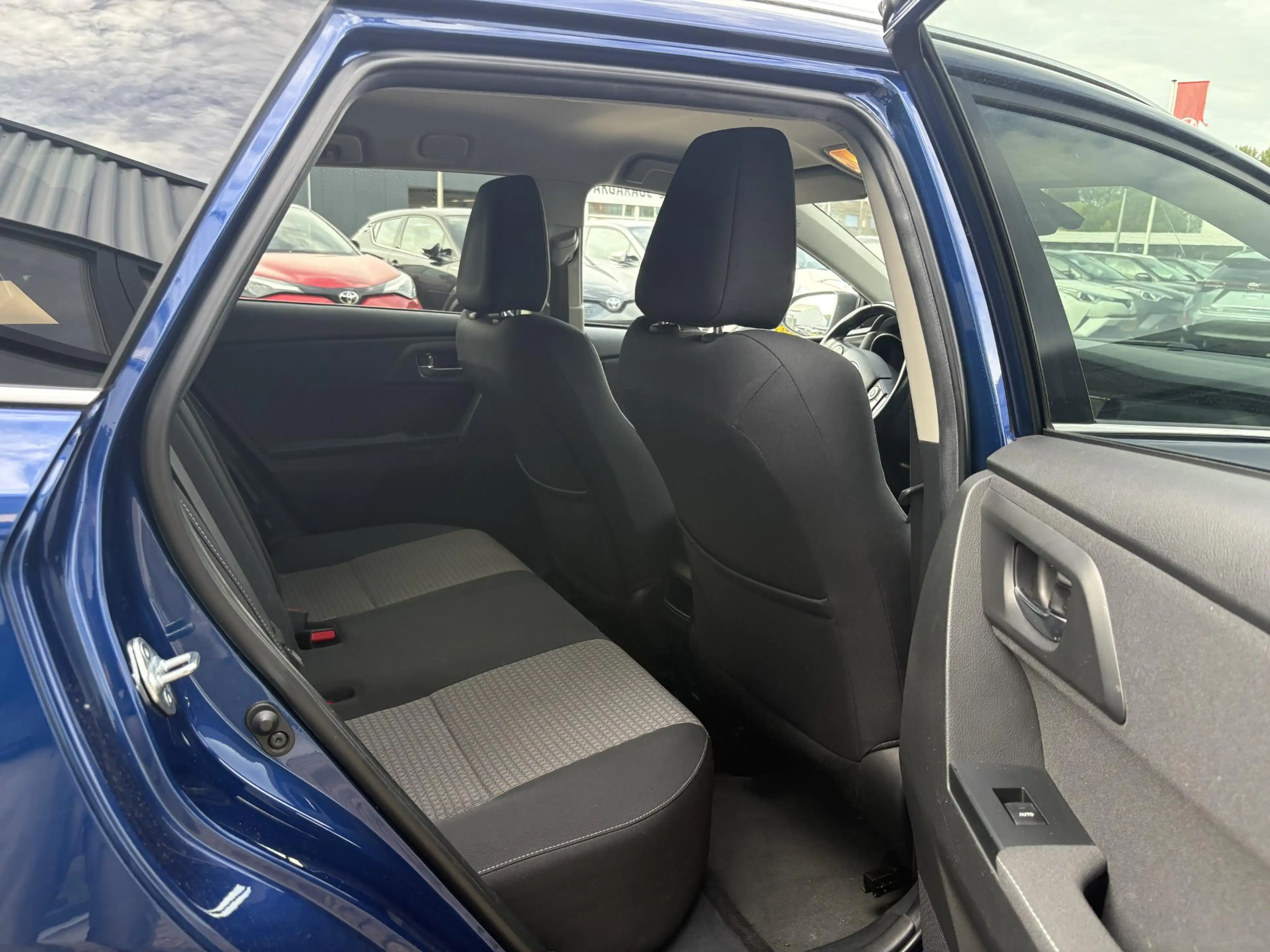 Toyota Auris Touring Sports 1.2T Dynamic — photo 9