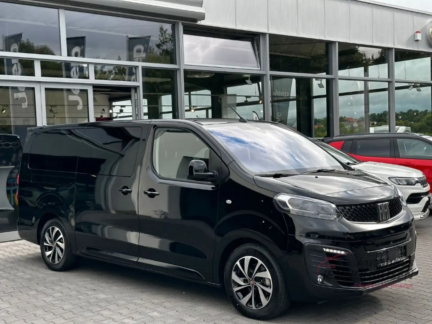 Fiat Ulysse E- L3 75kwh 8Sitz CarPlay Navi RF-Kamera Panorama Schwarz - 2