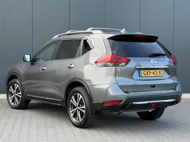 Nissan X-Trail view 3