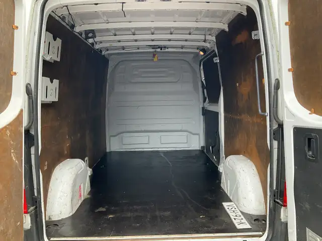 Mercedes-Benz Sprinter view 13