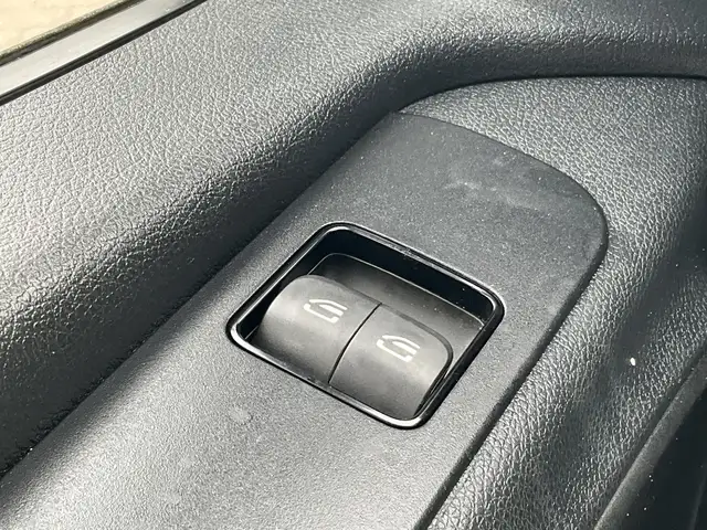 Mercedes-Benz Sprinter view 9