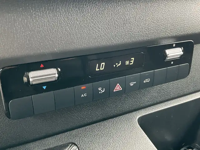 Mercedes-Benz Sprinter view 8