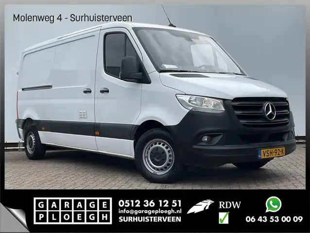 Mercedes-Benz Sprinter main image