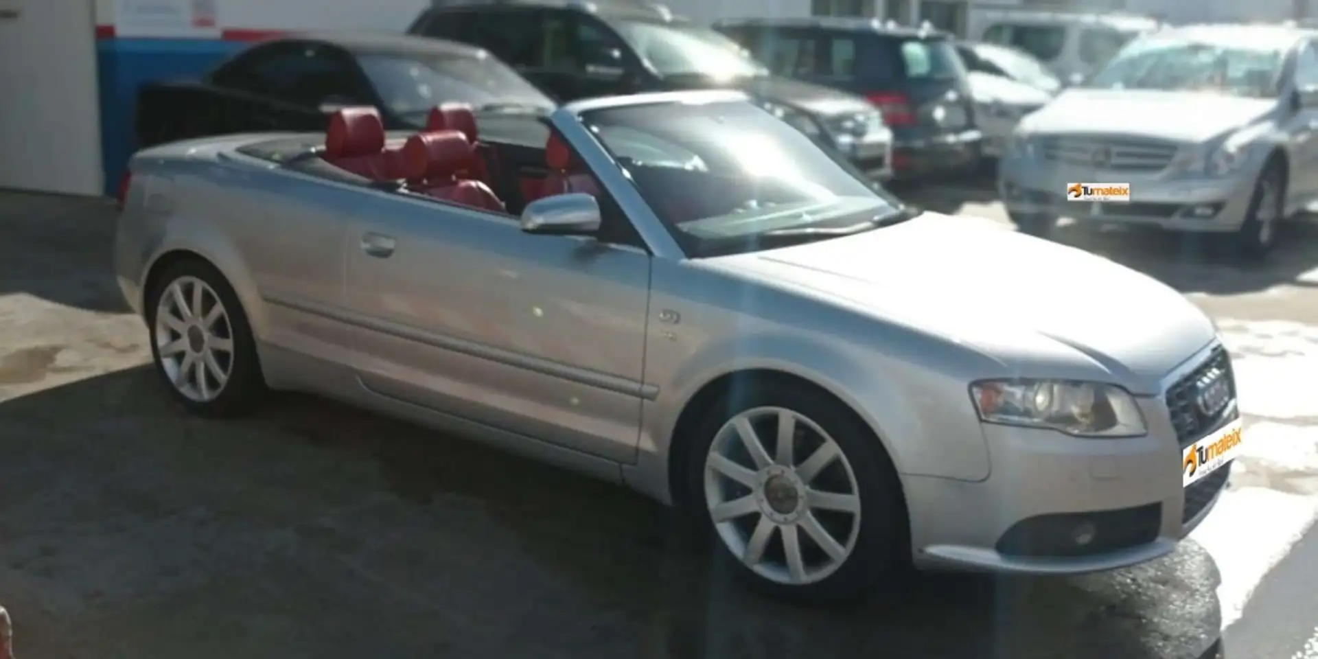 Audi S4 quattro Tiptronic Stříbrná - 1