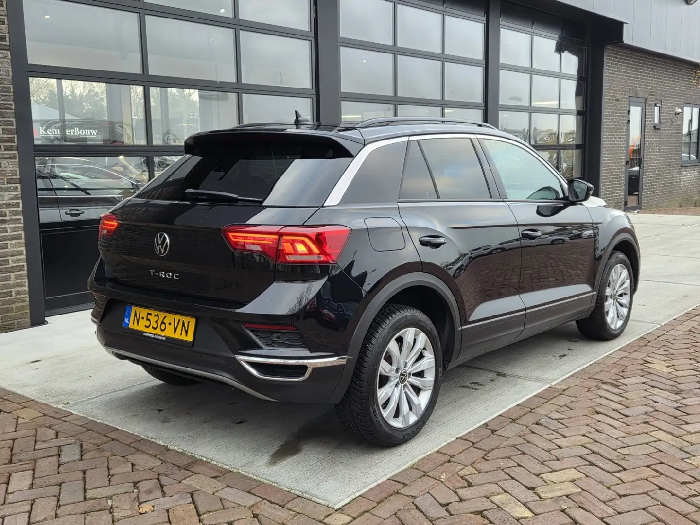 Volkswagen T-Roc 1.0 TSI Style Business | CarPlay | ACC | Cruise | Schwarz - 2