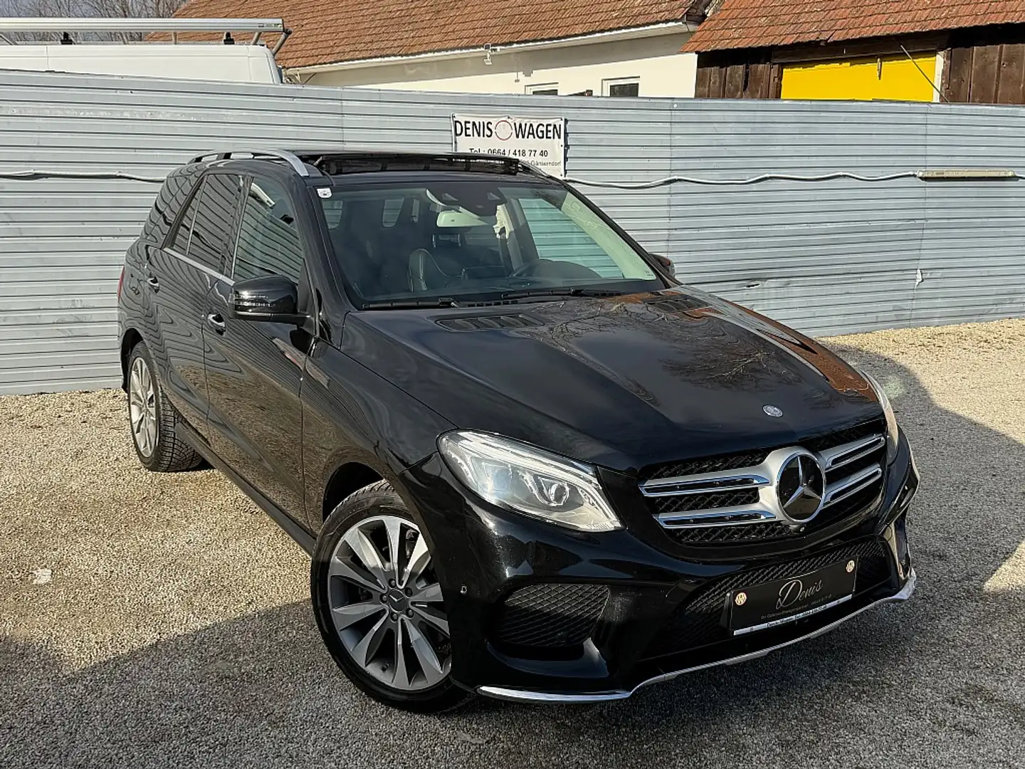 Mercedes-Benz GLE 350 d 4Matic / 1. Besitz / Aut. AMG Paket / Schwarz - 1