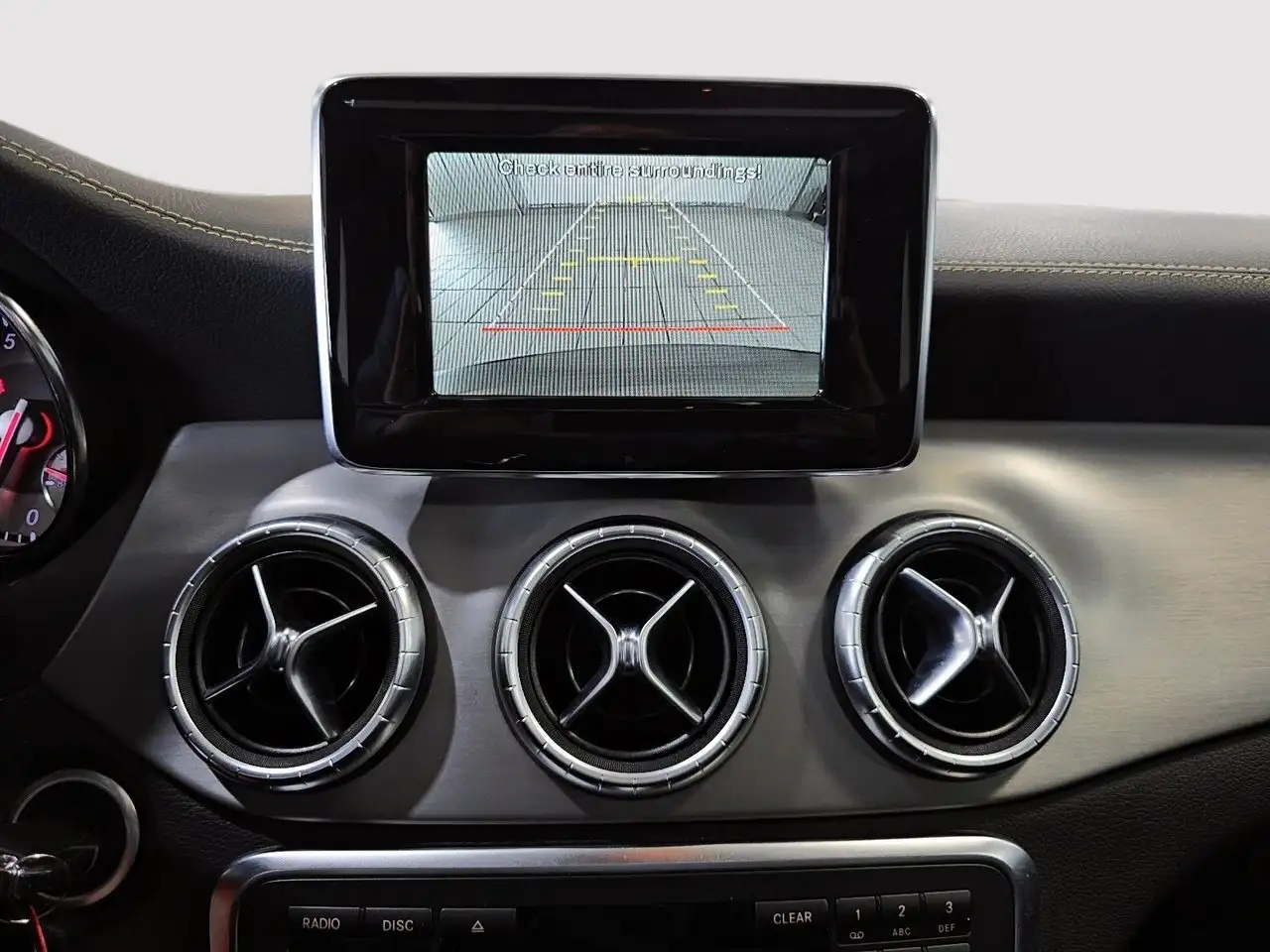 Mercedes-Benz CLA снимка Mercedes-Benz CLA