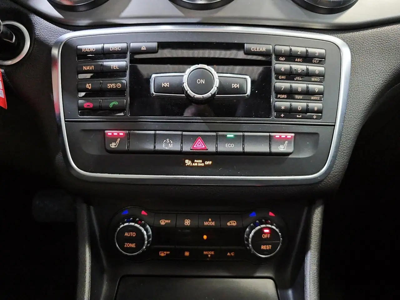 Mercedes-Benz CLA снимка Mercedes-Benz CLA