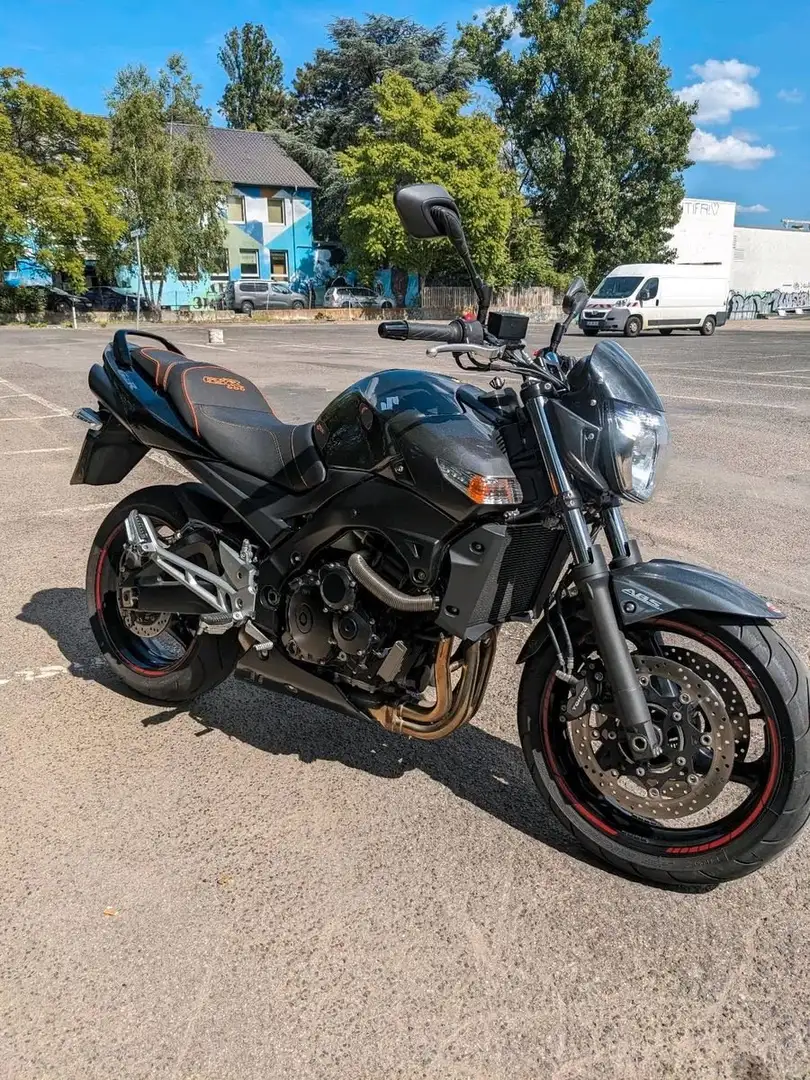 Suzuki GSR 600 Gris - 1