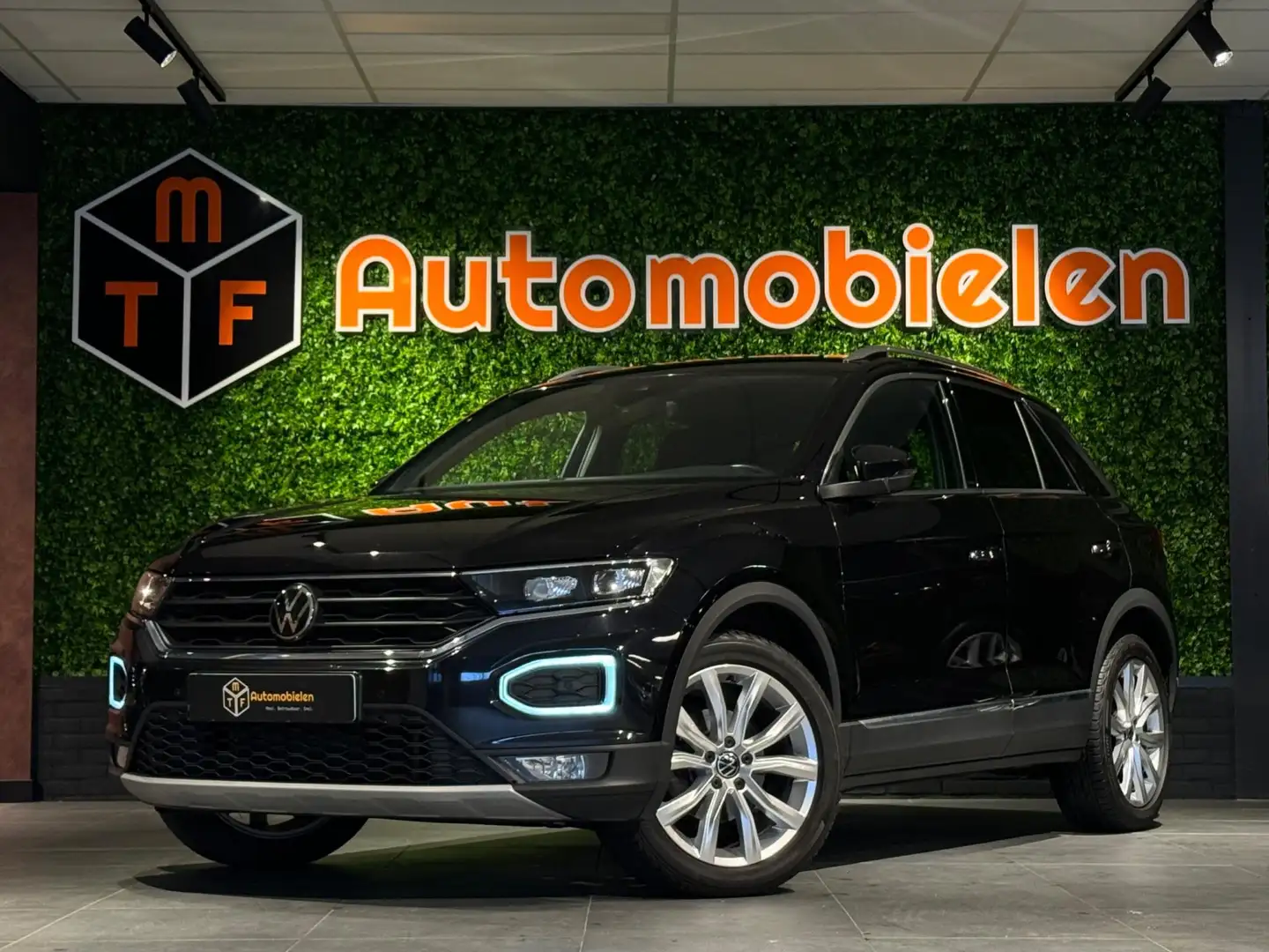 Volkswagen T-Roc 1.5 TSI 150 PK Sport |VIRTUAL|ACC|KEYLESS|SFEERVER Schwarz - 1