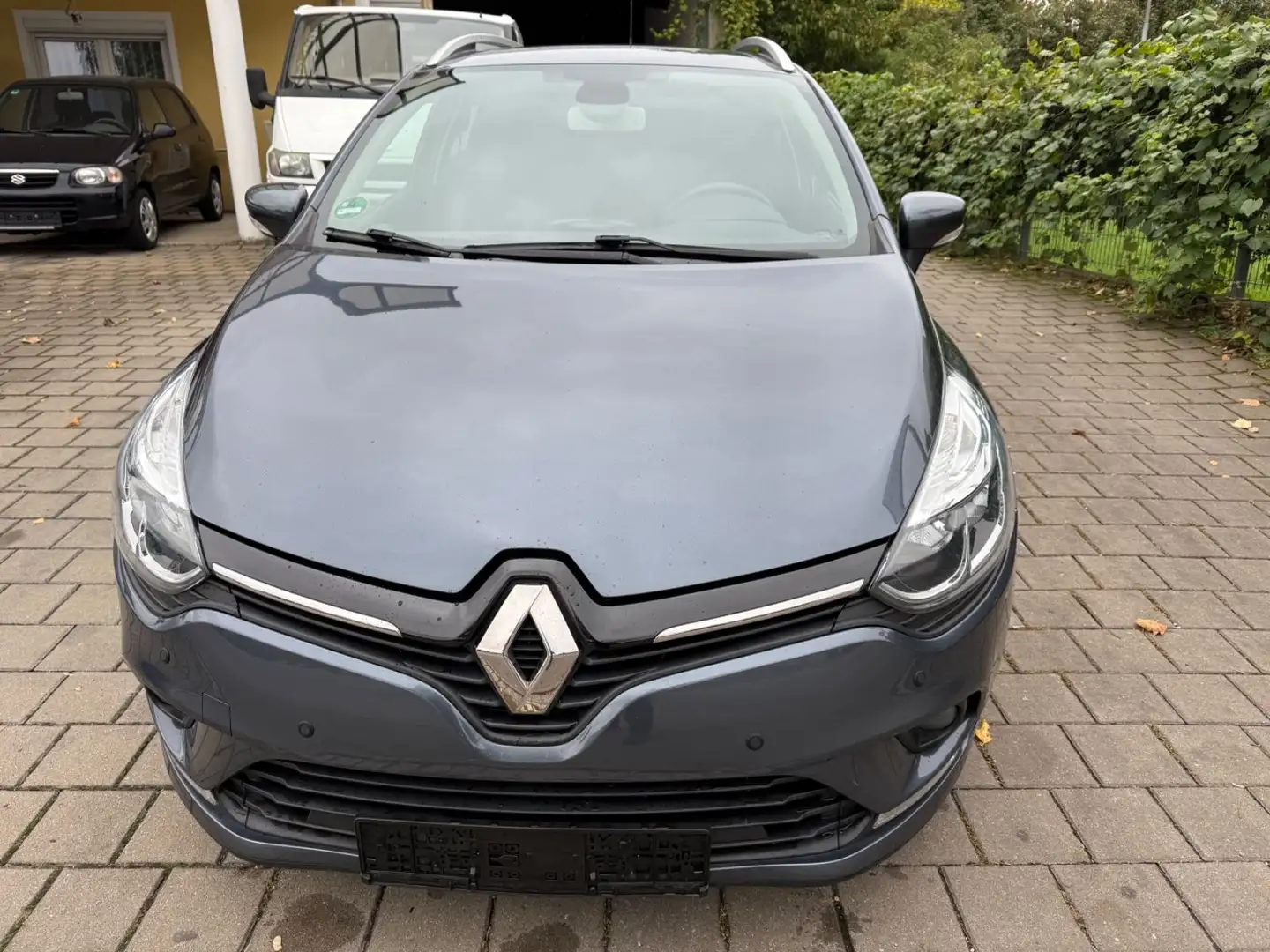 Renault Clio IV Grand Kombi Limo,PDC,Klima,Navi Grau - 2