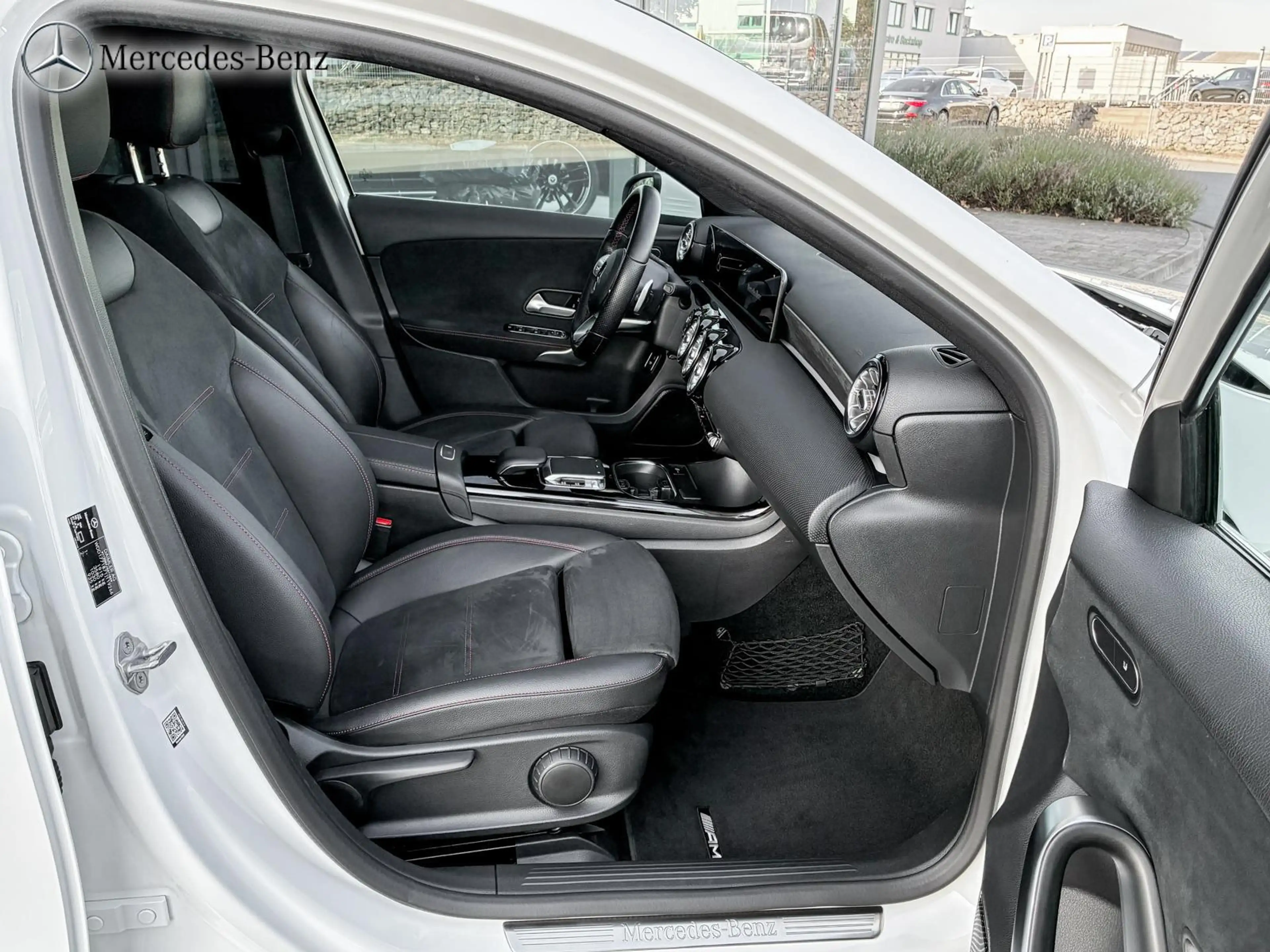 Mercedes-Benz A 200 AMG RüKam+MBUX+LED+18 — photo 8