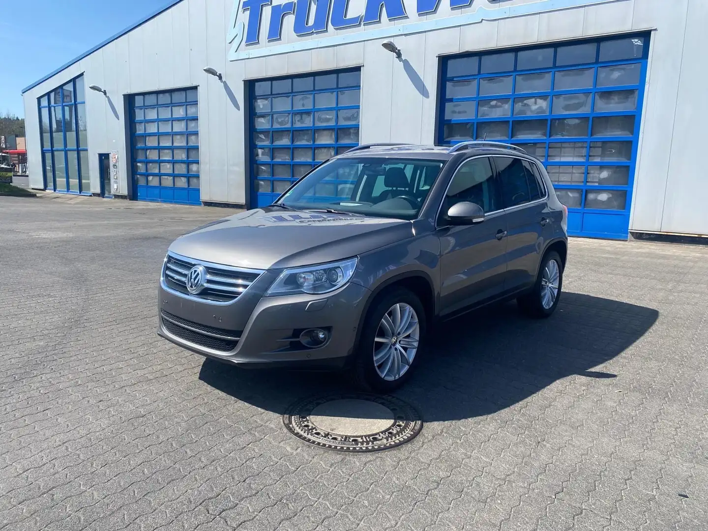 Volkswagen Tiguan 2.0 TDI 125kW 4MOTION  - VOLL - 1*HAND - Grau - 1