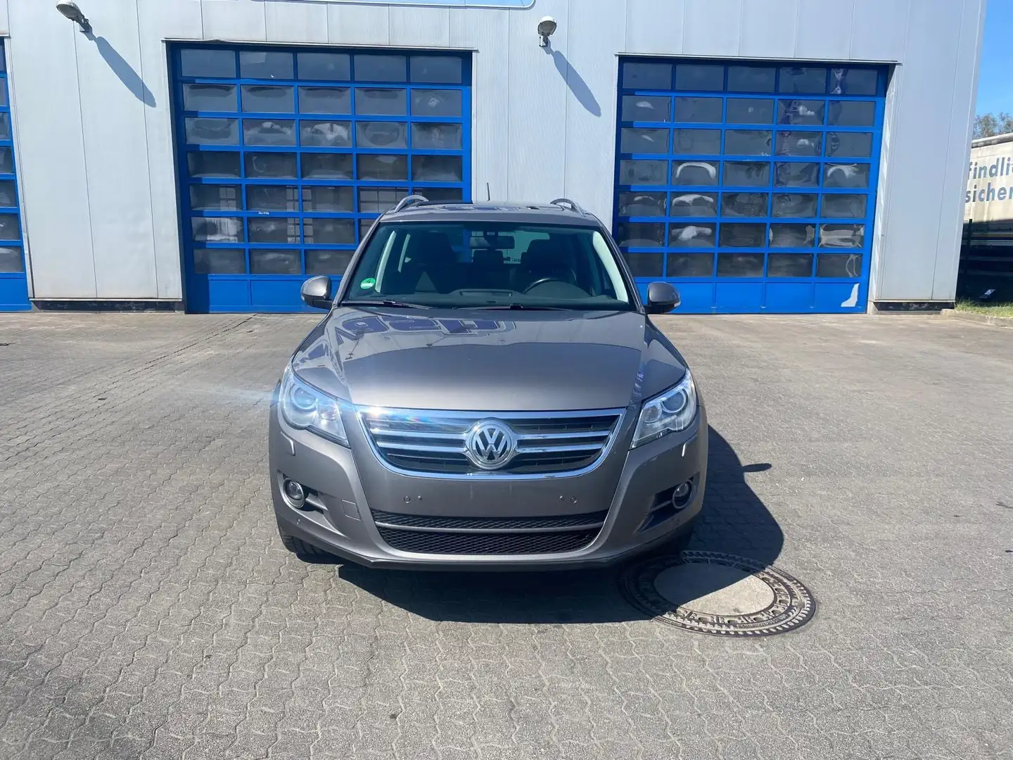 Volkswagen Tiguan 2.0 TDI 125kW 4MOTION  - VOLL - 1*HAND - Grau - 2