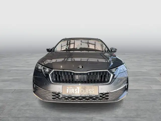 Skoda Octavia view 2