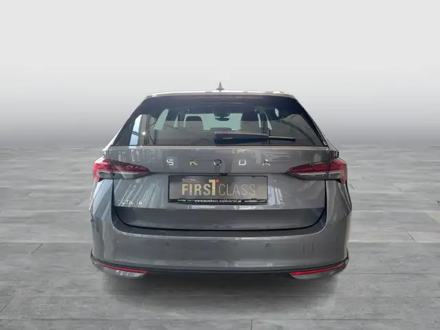 Skoda Octavia view 4
