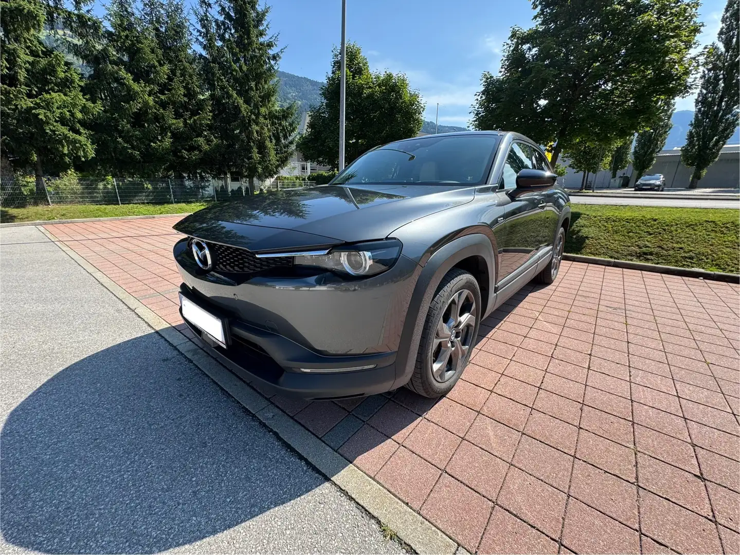 Mazda MX-30 MX-30 e-SKYACTIV EV 35,5kWh MAKOTO MODERN CONFIDENCE MAKOTO MODERN CONFIDENCE Grau - 1