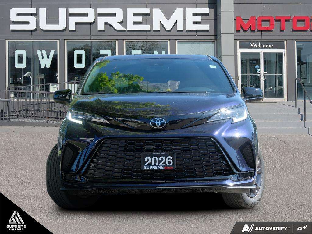 2026 Toyota Sienna XSE AWD / CLEAN CARFAX / SUNROOF /LEATHER /CARPLAY — photo 1