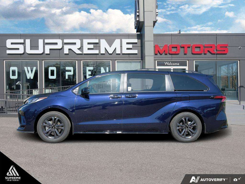 2026 Toyota Sienna XSE AWD / CLEAN CARFAX / SUNROOF /LEATHER /CARPLAY — photo 1