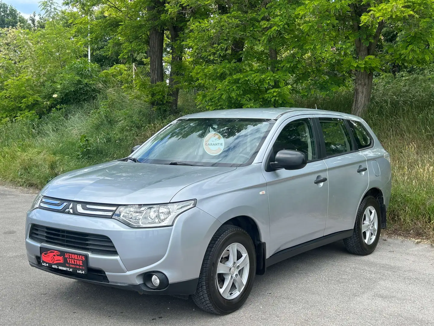 Mitsubishi Outlander 2,0 MIVEC AS*12 Monate Garantie* Silber - 2