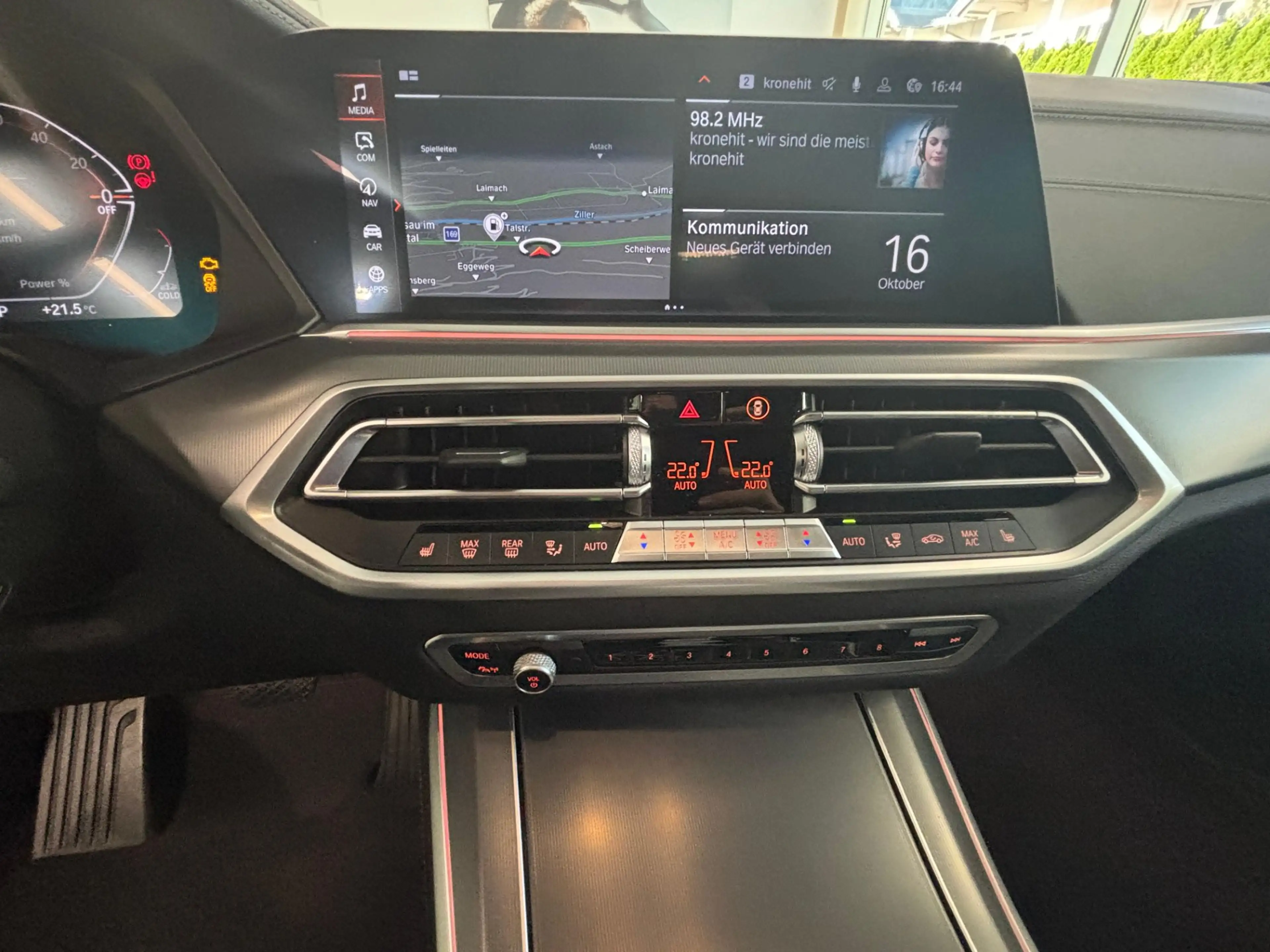 BMW X5 xDrive30d — photo 12