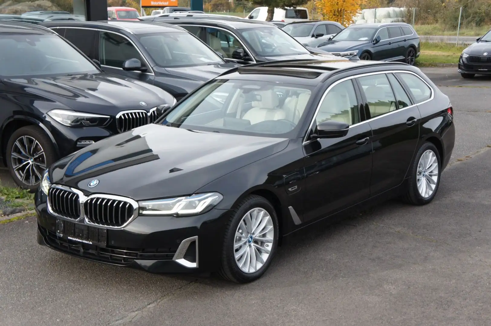 BMW 530 e LuxuryLine*ACC*AHK*PANO*LASER*360*HUD*LEDER Zwart - 1