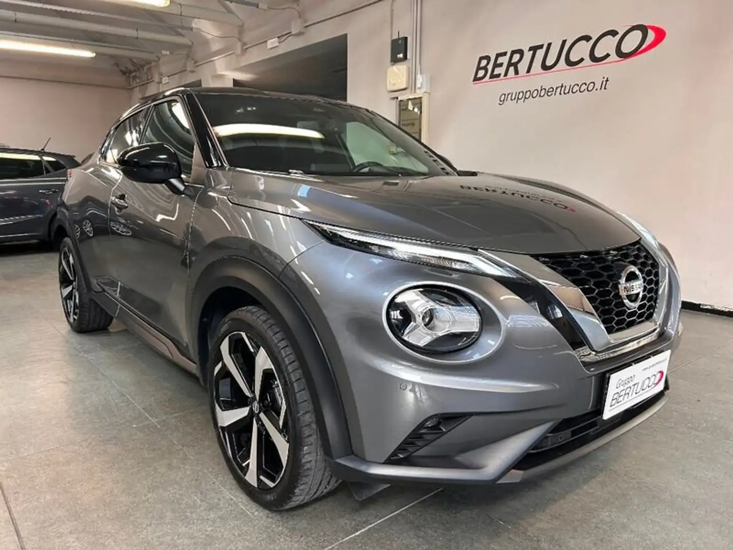 Nissan Juke 1.0 DIG-T 114 CV DCT N-Connecta Grigio - 1