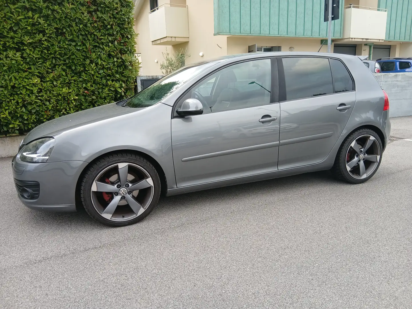 Volkswagen Golf 2.0 tdi Gt Sport c/pelle dsg CAMBIO DA SISTEMARE Grigio - 1
