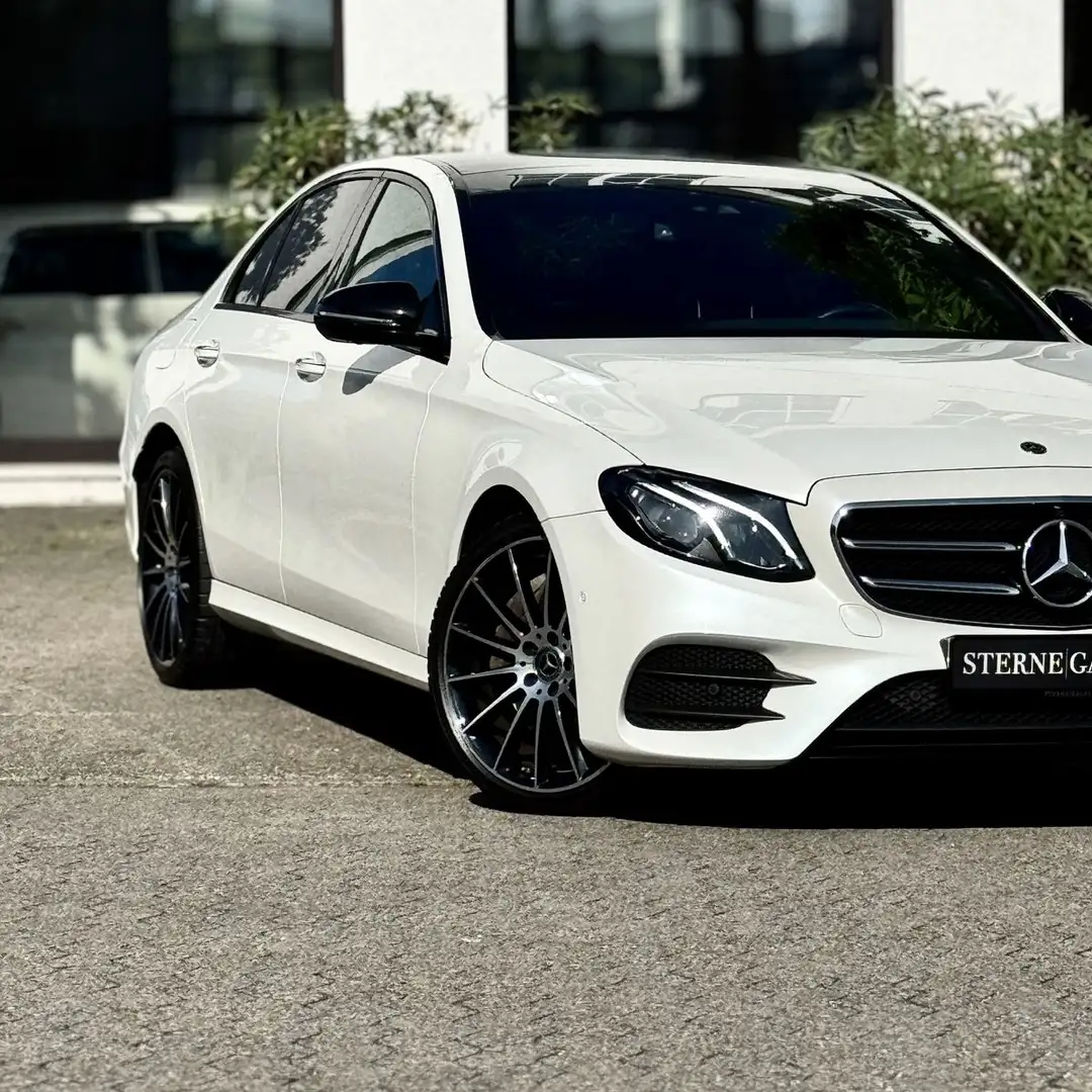 Mercedes-Benz E 400 AMG-LINE/4MATIC/DISTRO+/360°/PANO/AMBIENT Wit - 1